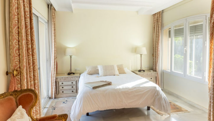 5 bedroom Villas for sale in Nueva Milla de Oro – R5234575 5 bedroom Villas for sale in Nueva Milla de Oro – R5234575 in