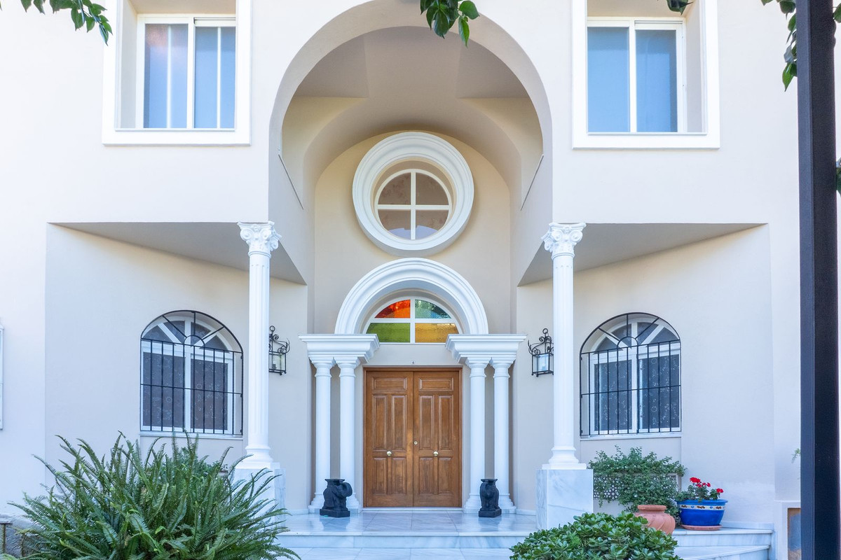 Villas de 5 dormitorios en venta en Nueva Milla de Oro – R5234575 Villas de 5 dormitorios en venta en Nueva Milla de Oro – R5234575