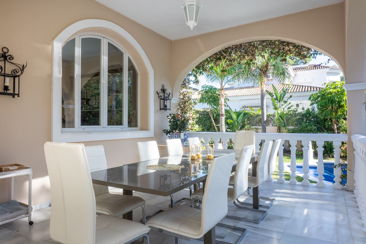 Villas de 5 dormitorios en venta en Nueva Milla de Oro – R5234575 Villas de 5 dormitorios en venta en Nueva Milla de Oro – R5234575