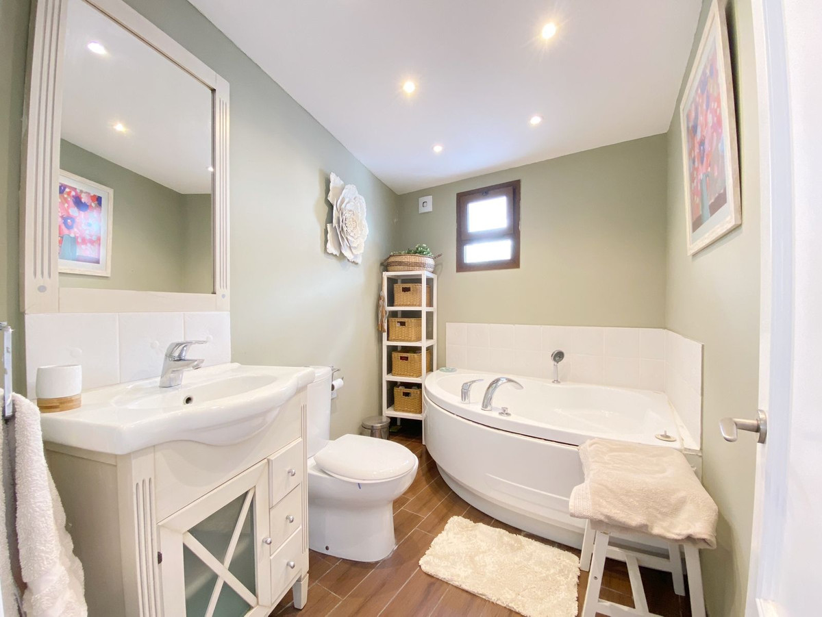 5 bedroom Townhouses for sale in Marbella – R5187679 5 bedroom Townhouses for sale in Marbella – R5187679