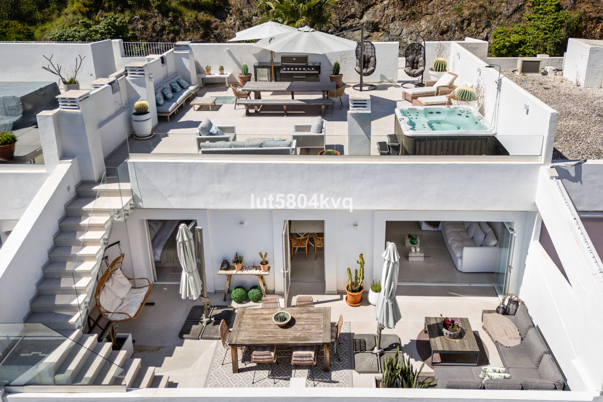 Aticos de 3 dormitorios en venta en La Quinta – R5171212