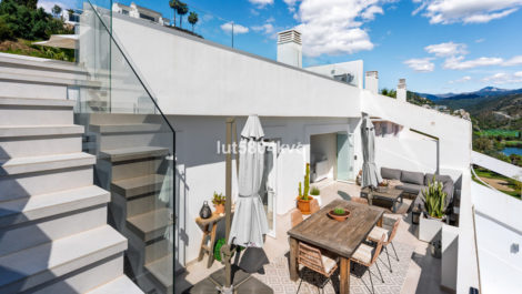 Aticos de 3 dormitorios en venta en La Quinta – R5171212