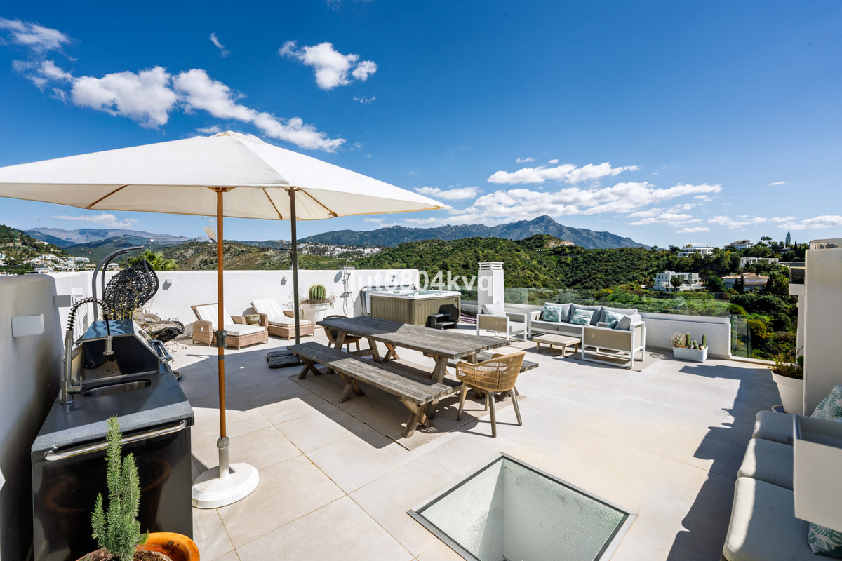 Aticos de 3 dormitorios en venta en La Quinta – R5171212