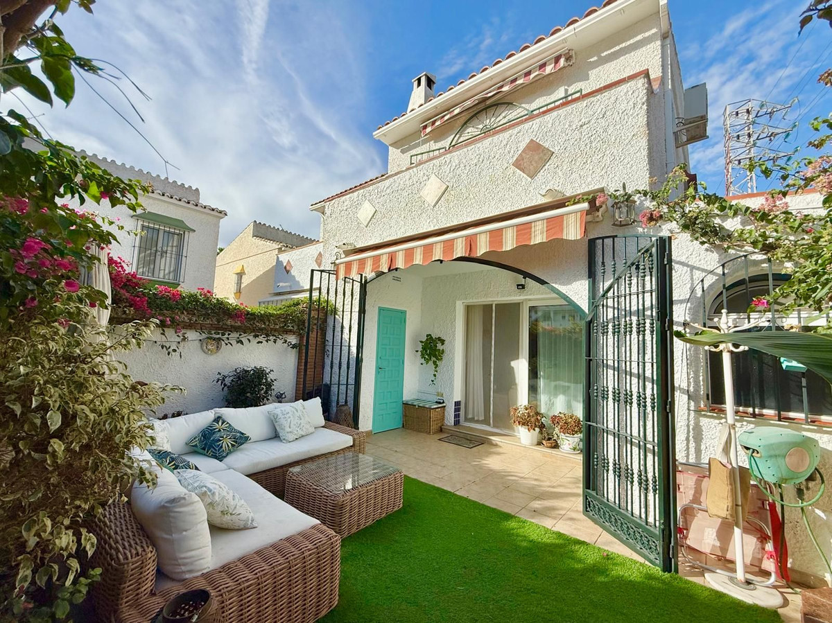 Pareados de 2 dormitorios en venta en Calahonda – R5213668