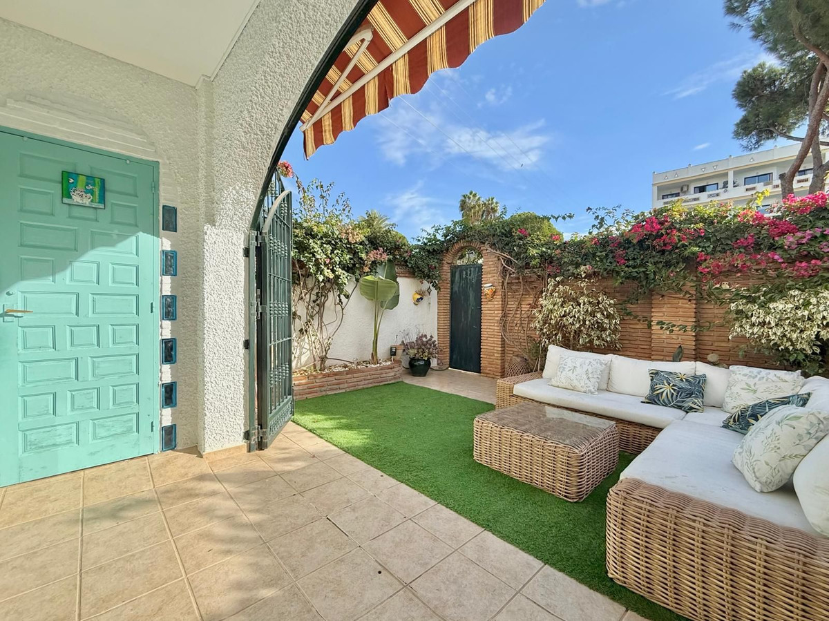 Pareados de 2 dormitorios en venta en Calahonda – R5213668