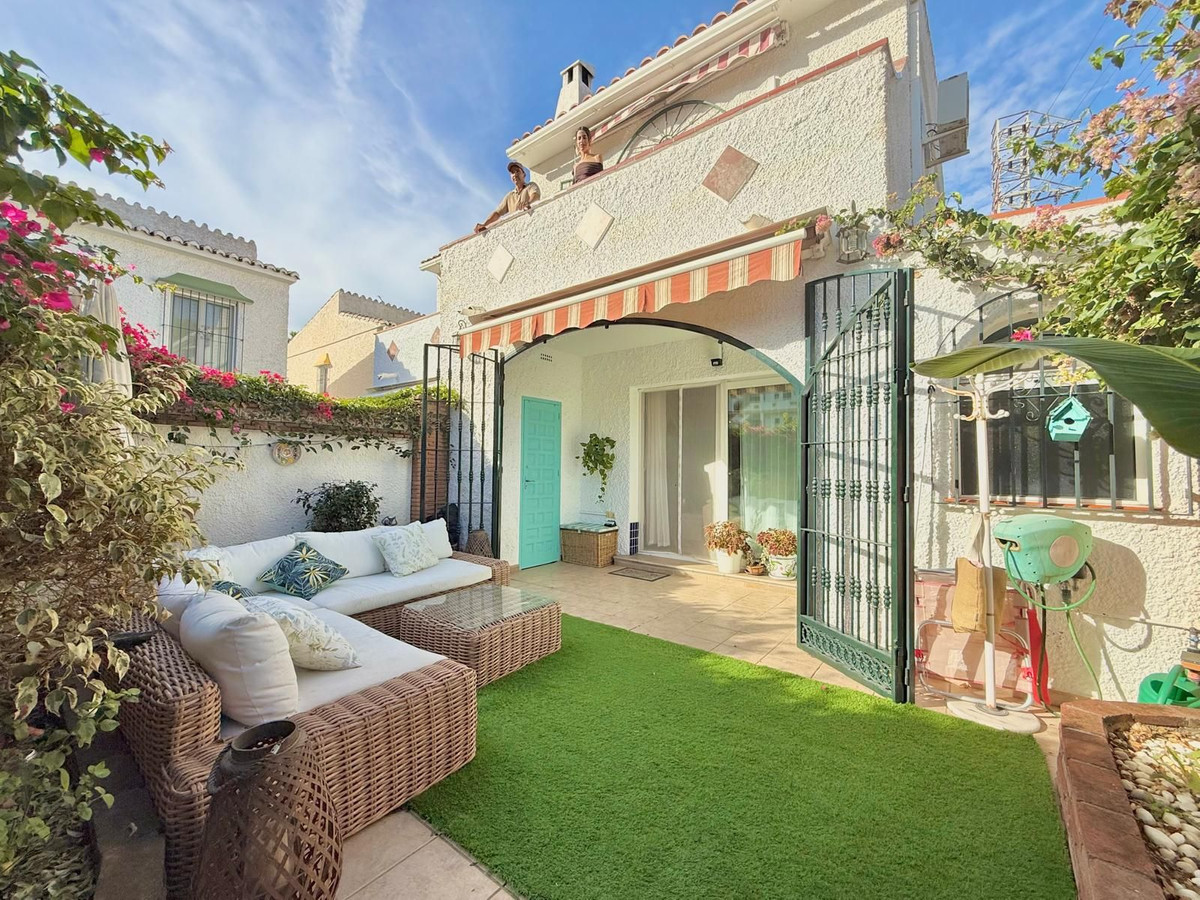 Pareados de 2 dormitorios en venta en Calahonda – R5213668