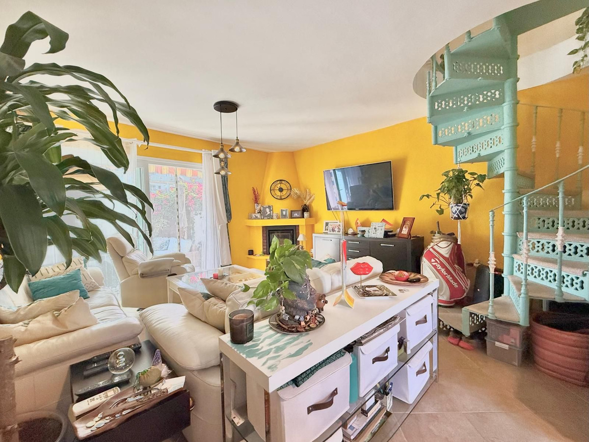 Pareados de 2 dormitorios en venta en Calahonda – R5213668