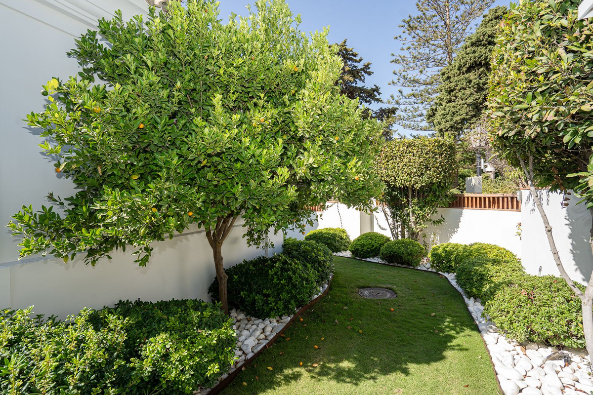 6 bedroom Villas for sale in Guadalmina Baja – R5209114 6 bedroom Villas for sale in Guadalmina Baja – R5209114