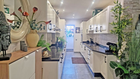 Apartamentos de 3 dormitorios en venta en Calahonda – R5221393