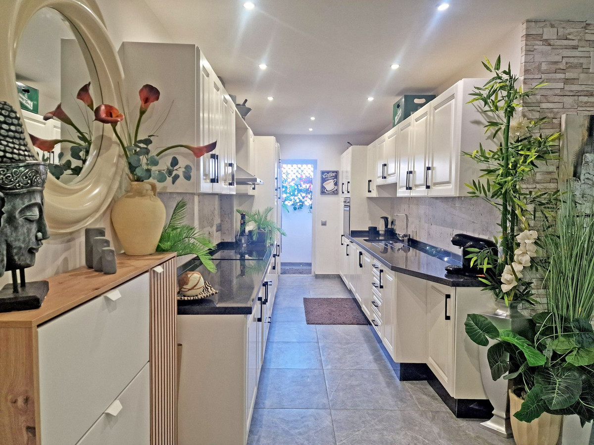 Apartamentos de 3 dormitorios en venta en Calahonda – R5221393