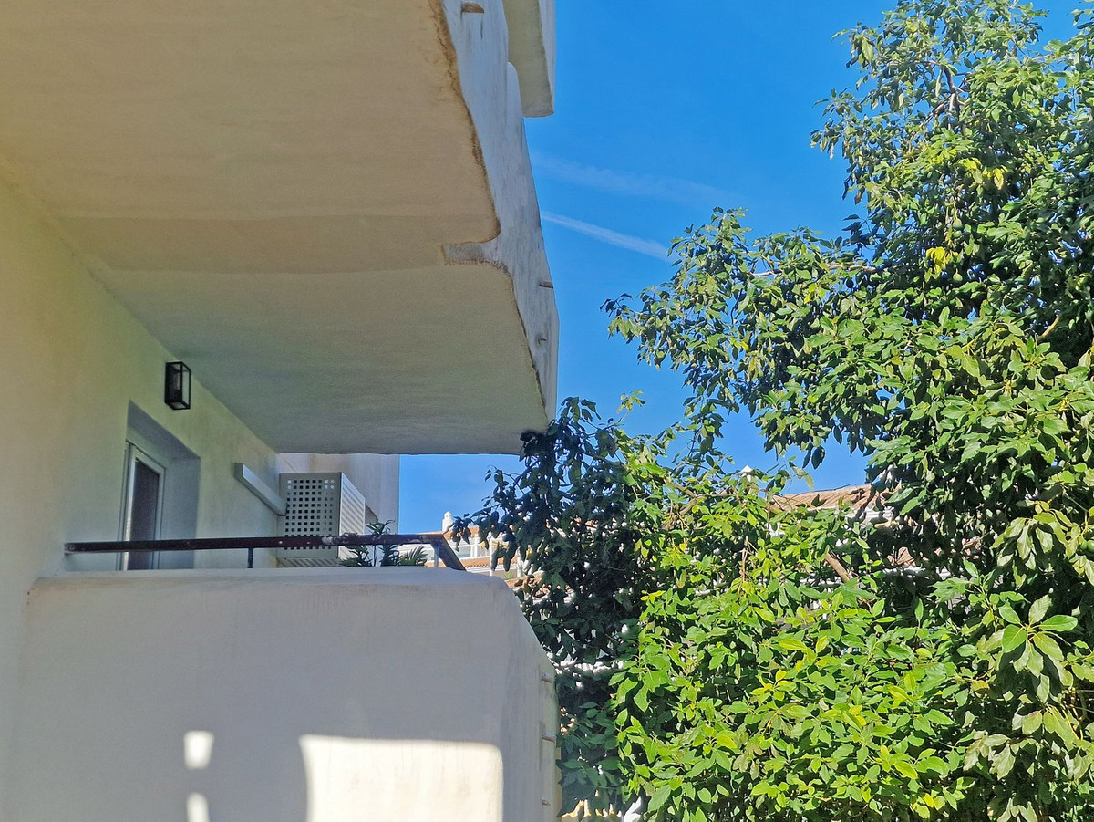 Apartamentos de 3 dormitorios en venta en Calahonda – R5221393