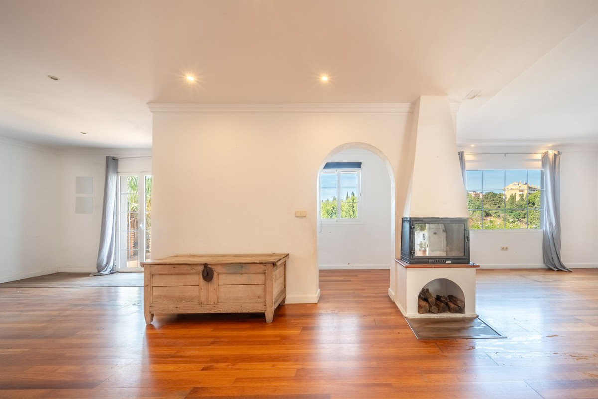 4 bedroom Villas for sale in Elviria – R5146882 4 bedroom Villas for sale in Elviria – R5146882