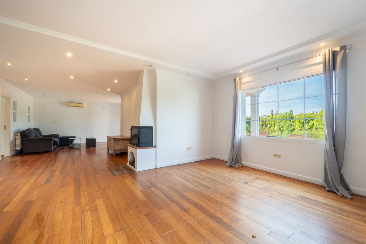 4 bedroom Villas for sale in Elviria – R5146882 4 bedroom Villas for sale in Elviria – R5146882