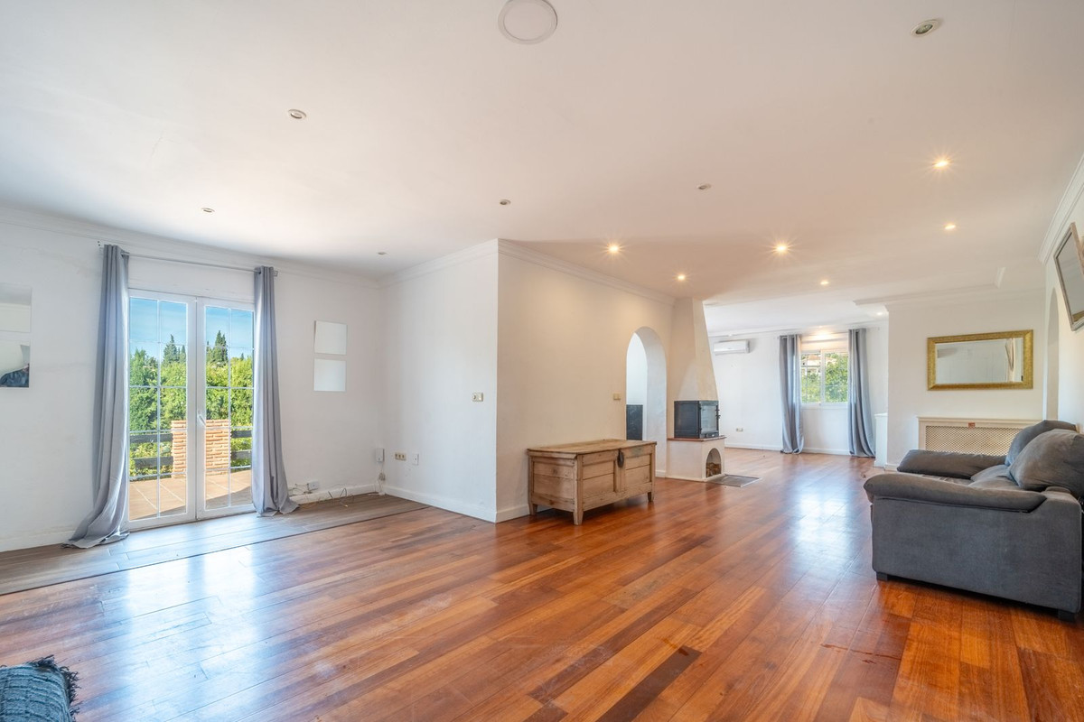 4 bedroom Villas for sale in Elviria – R5146882 4 bedroom Villas for sale in Elviria – R5146882