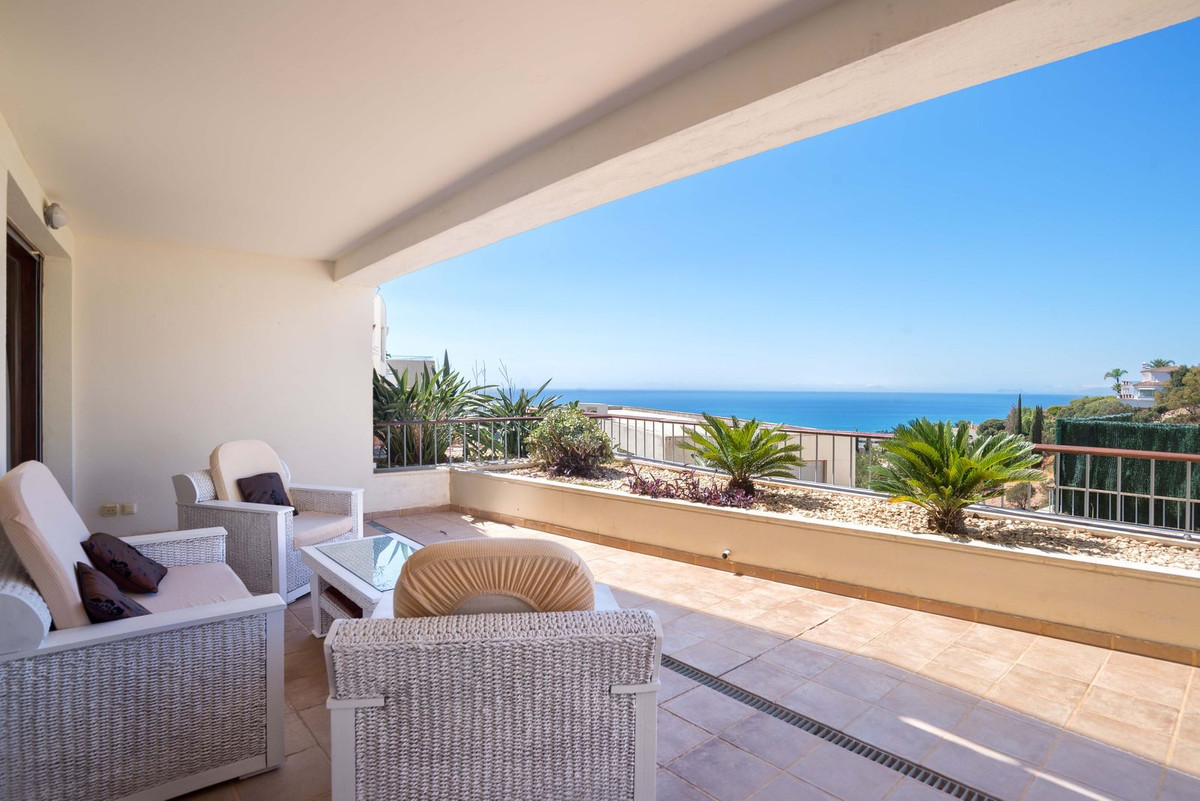 Apartamentos de 3 dormitorios en venta en Altos de los Monteros – R5214406 Apartamentos de 3 dormitorios en venta en Altos de los Monteros – R5214406