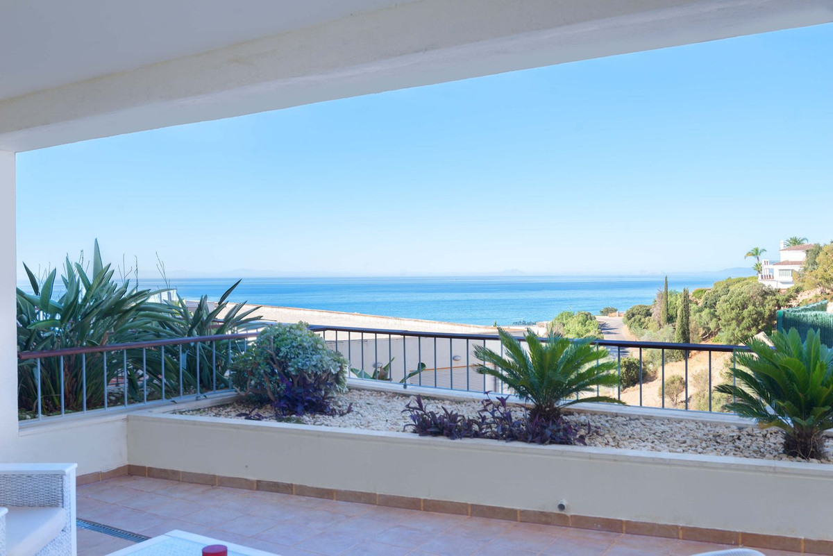 Apartamentos de 3 dormitorios en venta en Altos de los Monteros – R5214406 Apartamentos de 3 dormitorios en venta en Altos de los Monteros – R5214406