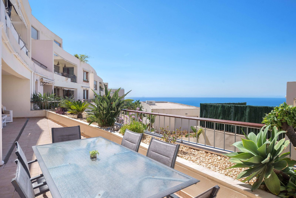 Apartamentos de 3 dormitorios en venta en Altos de los Monteros – R5214406 Apartamentos de 3 dormitorios en venta en Altos de los Monteros – R5214406