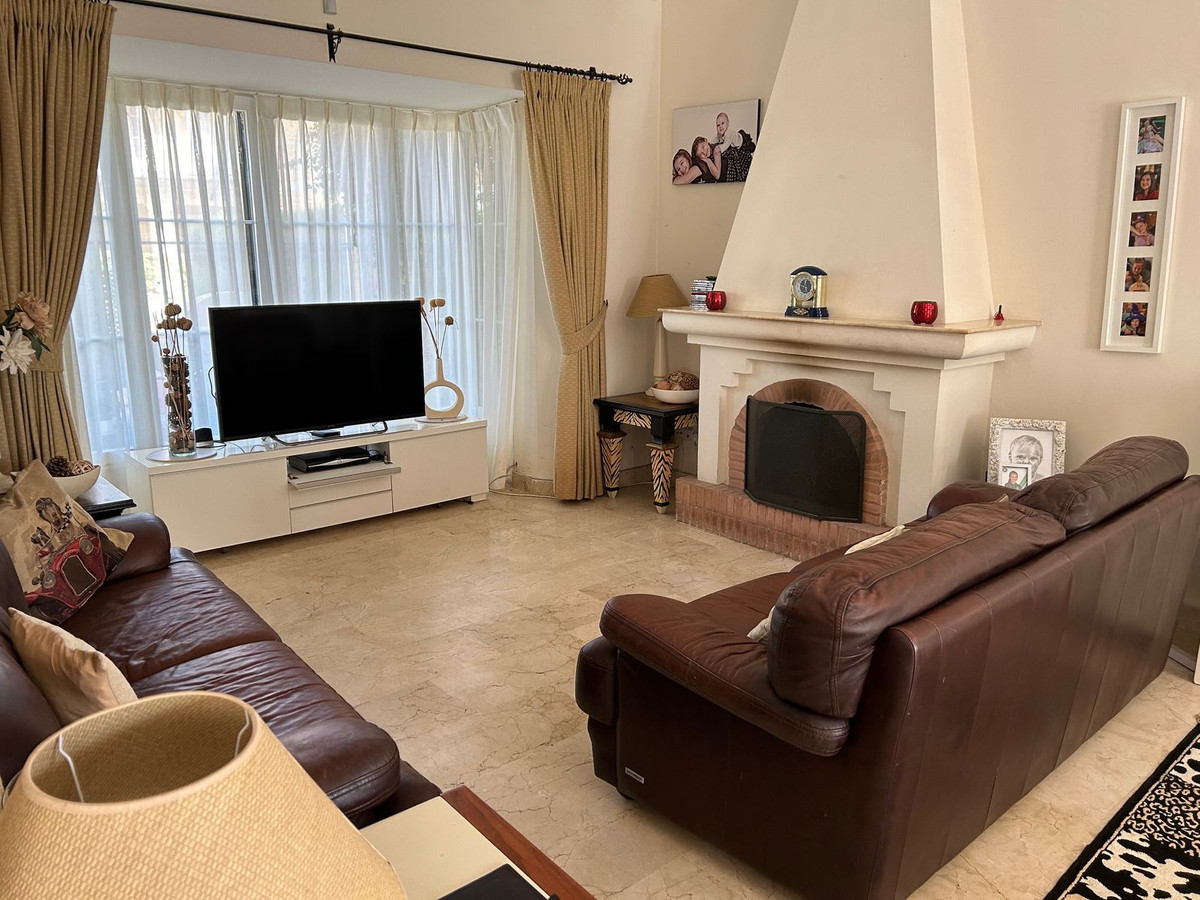 3 bedroom Townhouses for sale in Elviria – R4830343