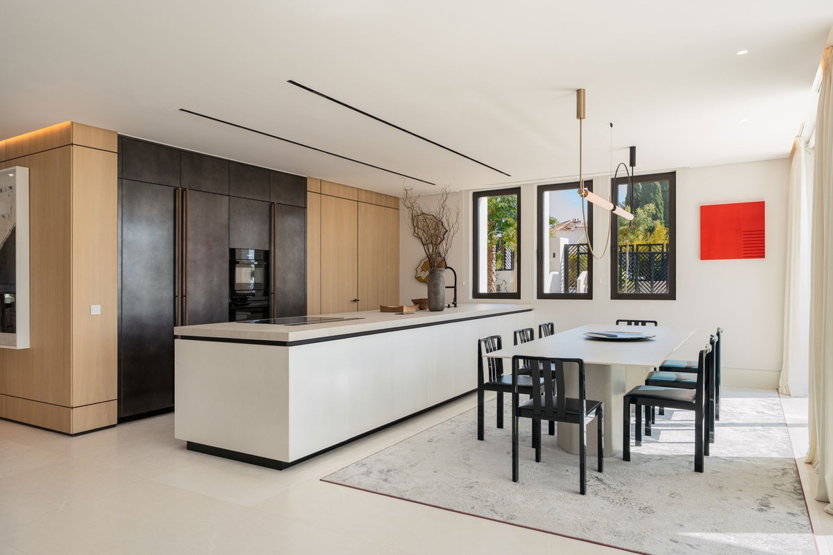 Villas de 5 dormitorios en venta en Milla de Oro – R5210308 Villas de 5 dormitorios en venta en Milla de Oro – R5210308