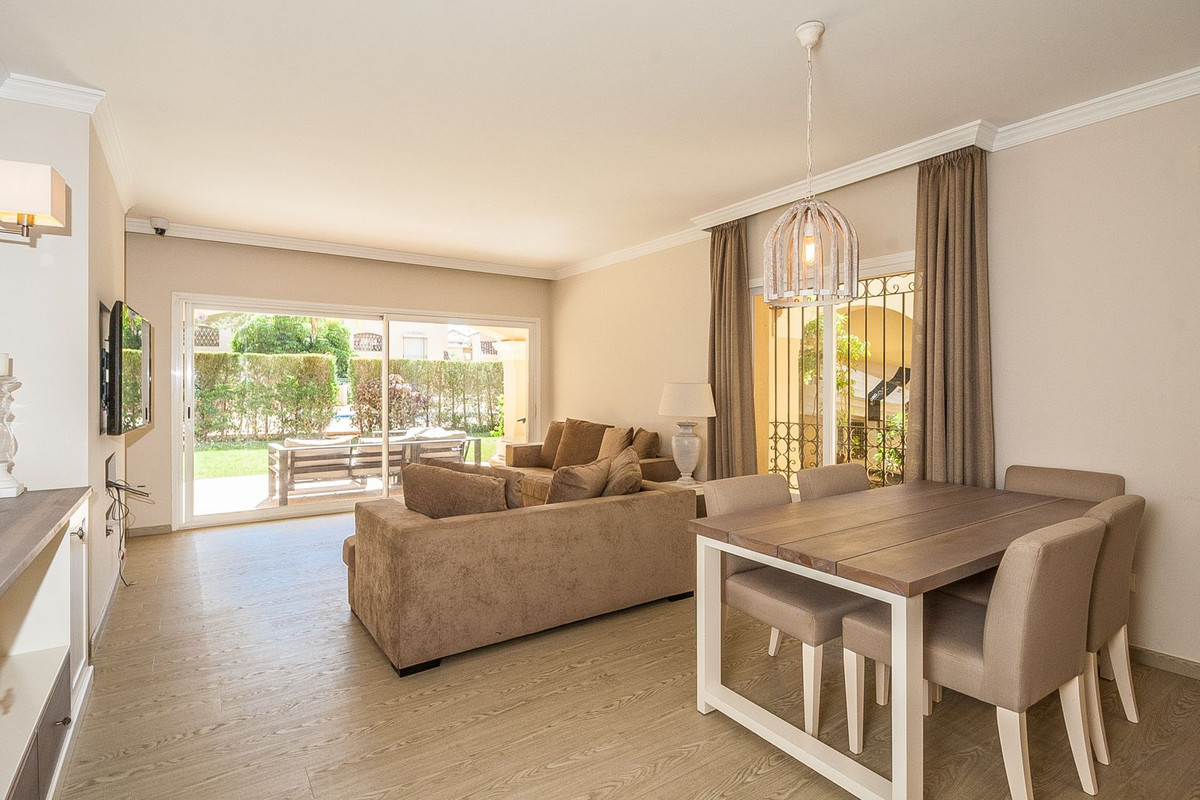 Apartamentos de 2 dormitorios en venta en Elviria – R5183824