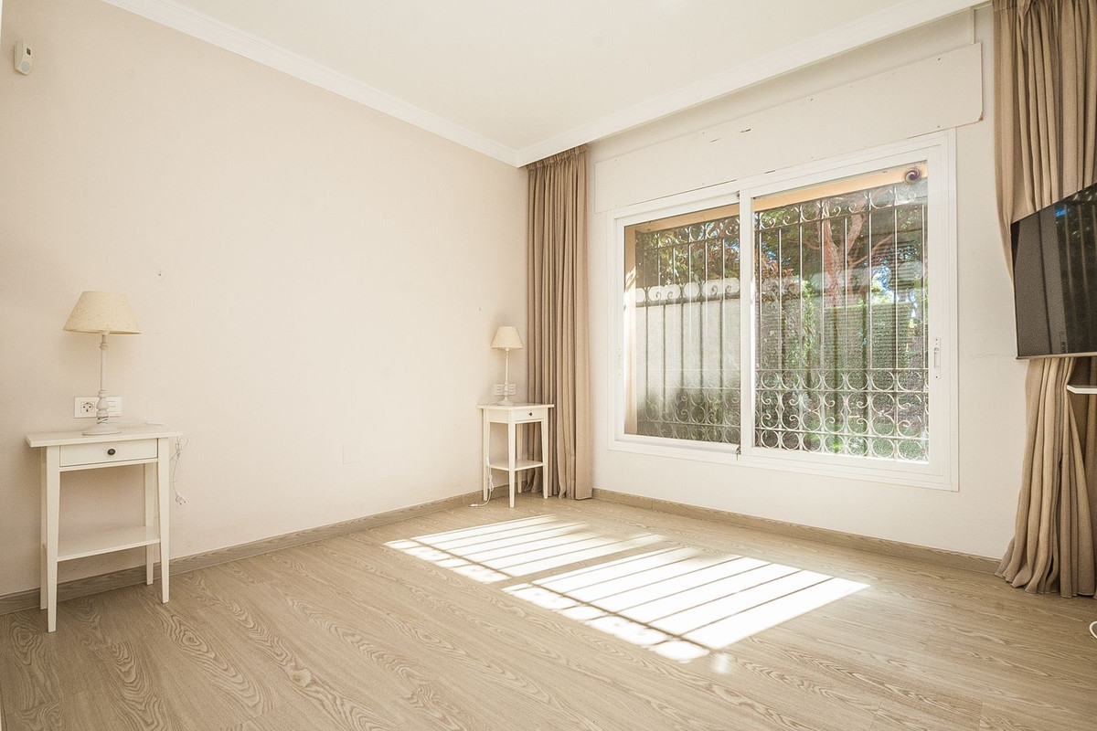 Apartamentos de 2 dormitorios en venta en Elviria – R5183824