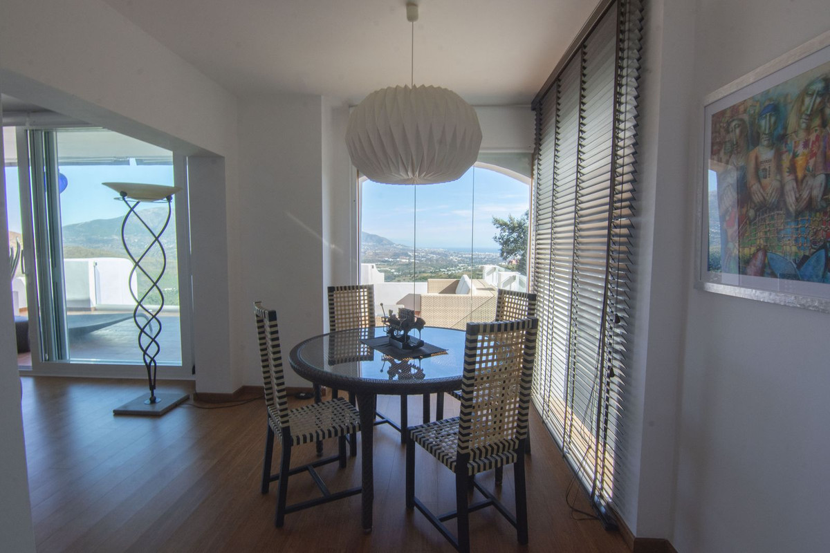 Apartamentos de 2 dormitorios en venta en La Mairena – R5223301