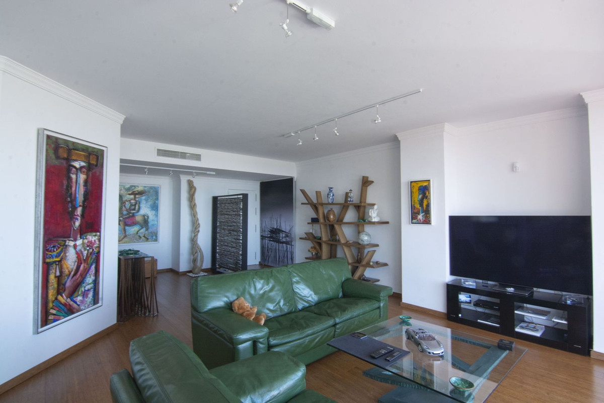 Apartamentos de 2 dormitorios en venta en La Mairena – R5223301