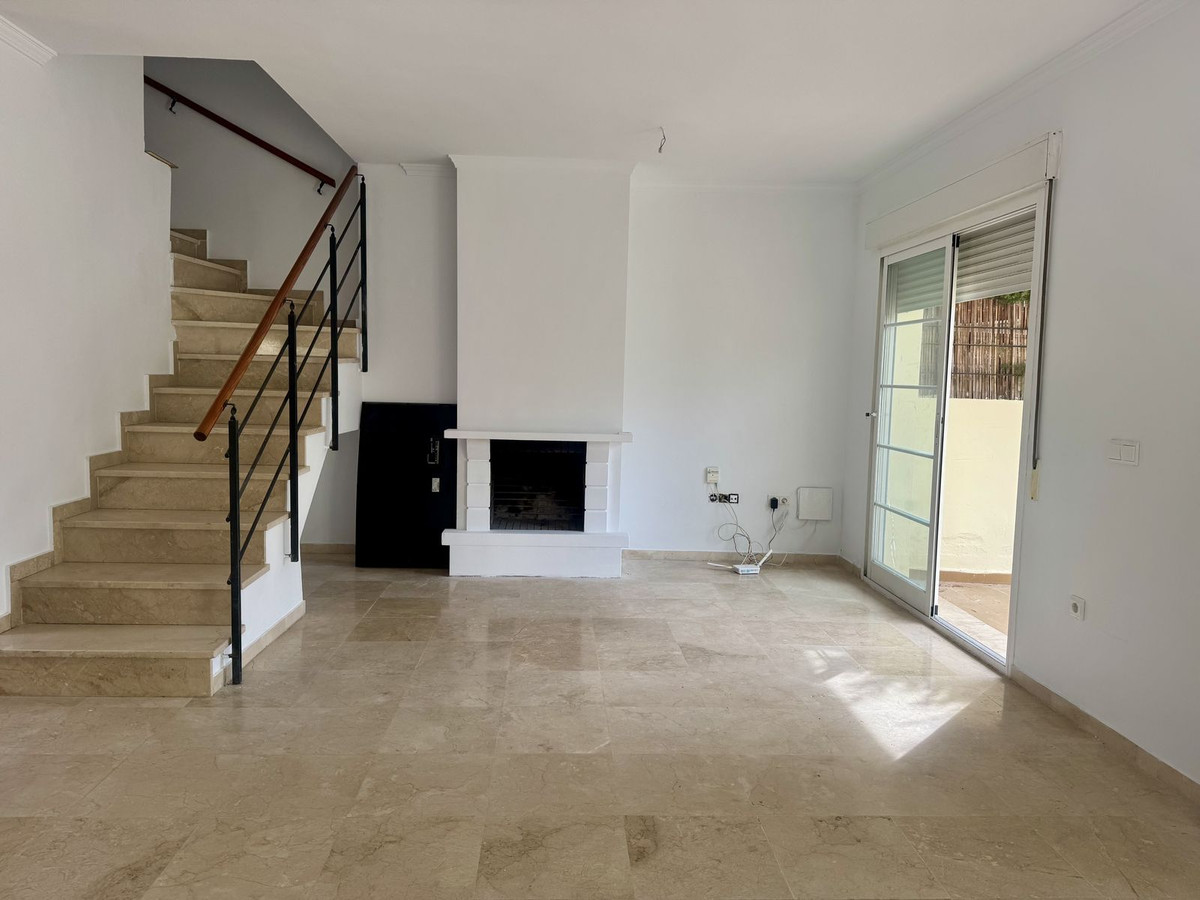 3 bedroom Townhouses for sale in Marbella – R5208649