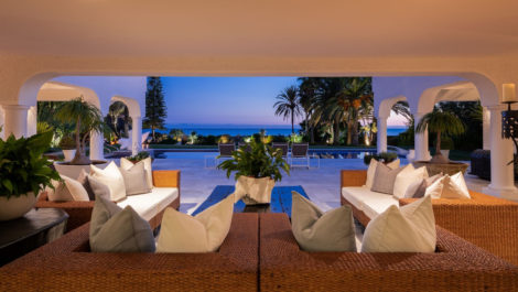 Villas de 5 dormitorios en venta en Los Monteros – R5179402