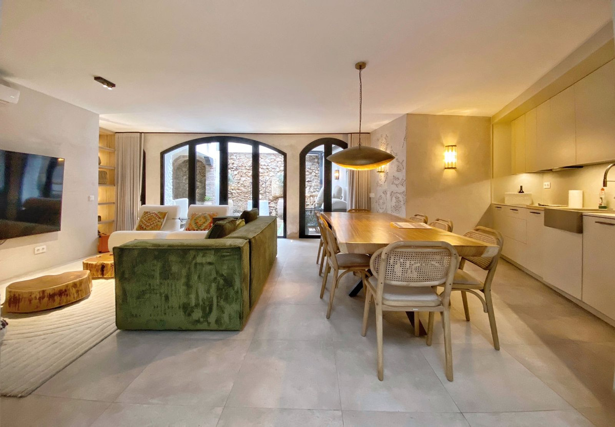 5 bedroom Townhouses for sale in Marbella – R4936786 5 bedroom Townhouses for sale in Marbella – R4936786