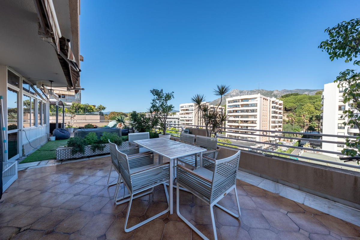 Apartamentos de 3 dormitorios en venta en Marbella – R5232337 Apartamentos de 3 dormitorios en venta en Marbella – R5232337