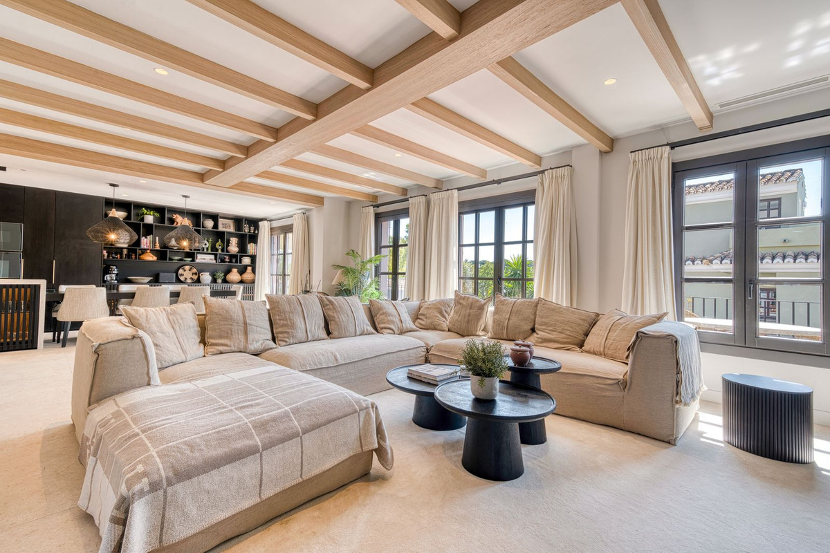 4 bedroom Townhouses for sale in Milla de Oro – R5214163