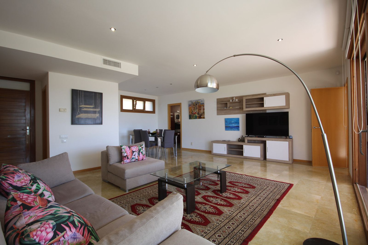 3 bedroom Apartments for sale in Los Monteros – R5215285