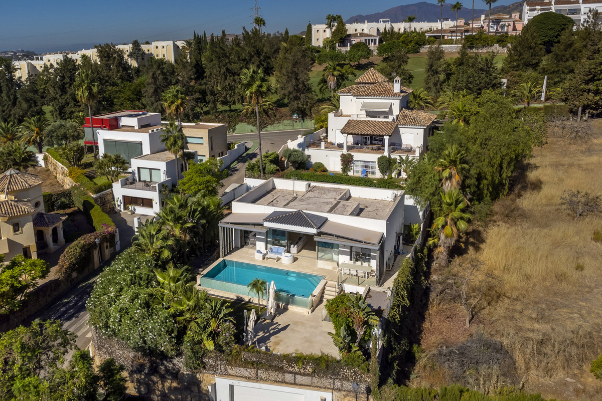 5 bedroom Villas for sale in La Quinta – R5047168 5 bedroom Villas for sale in La Quinta – R5047168