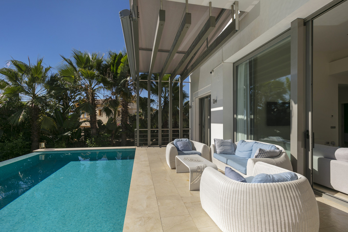 5 bedroom Villas for sale in La Quinta – R5047168 5 bedroom Villas for sale in La Quinta – R5047168