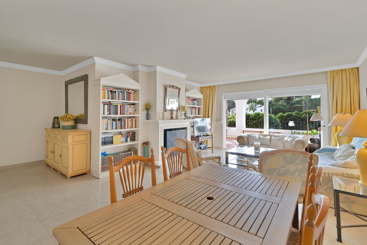 2 bedroom Apartments for sale in La Quinta – R5219653