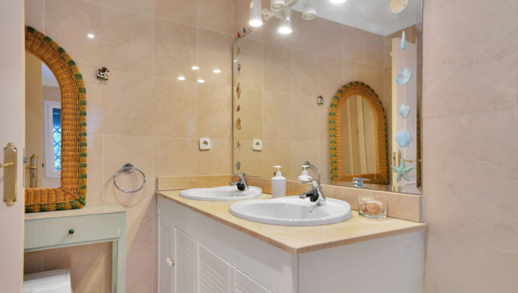 2 bedroom Apartments for sale in La Quinta – R5219653 in 