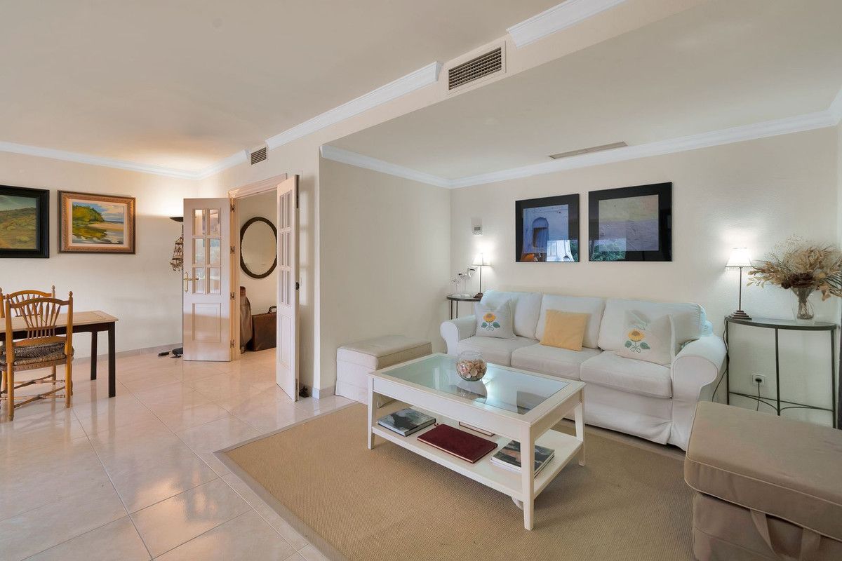 2 bedroom Apartments for sale in La Quinta – R5219653