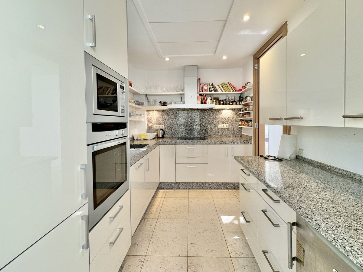 Apartamentos de 2 dormitorios en venta en Altos de los Monteros – R5202892 Apartamentos de 2 dormitorios en venta en Altos de los Monteros – R5202892