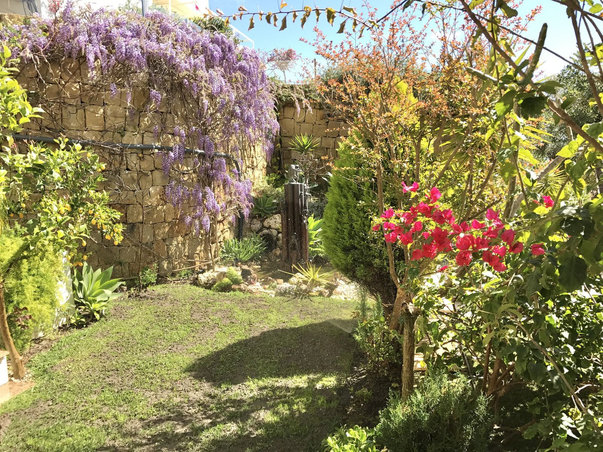 Apartamentos de 2 dormitorios en venta en Altos de los Monteros – R5202892 Apartamentos de 2 dormitorios en venta en Altos de los Monteros – R5202892