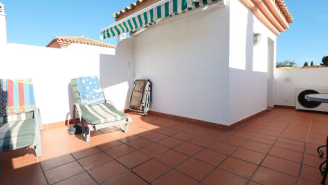 Adosados de 2 dormitorios en venta en Marbella – R5214418