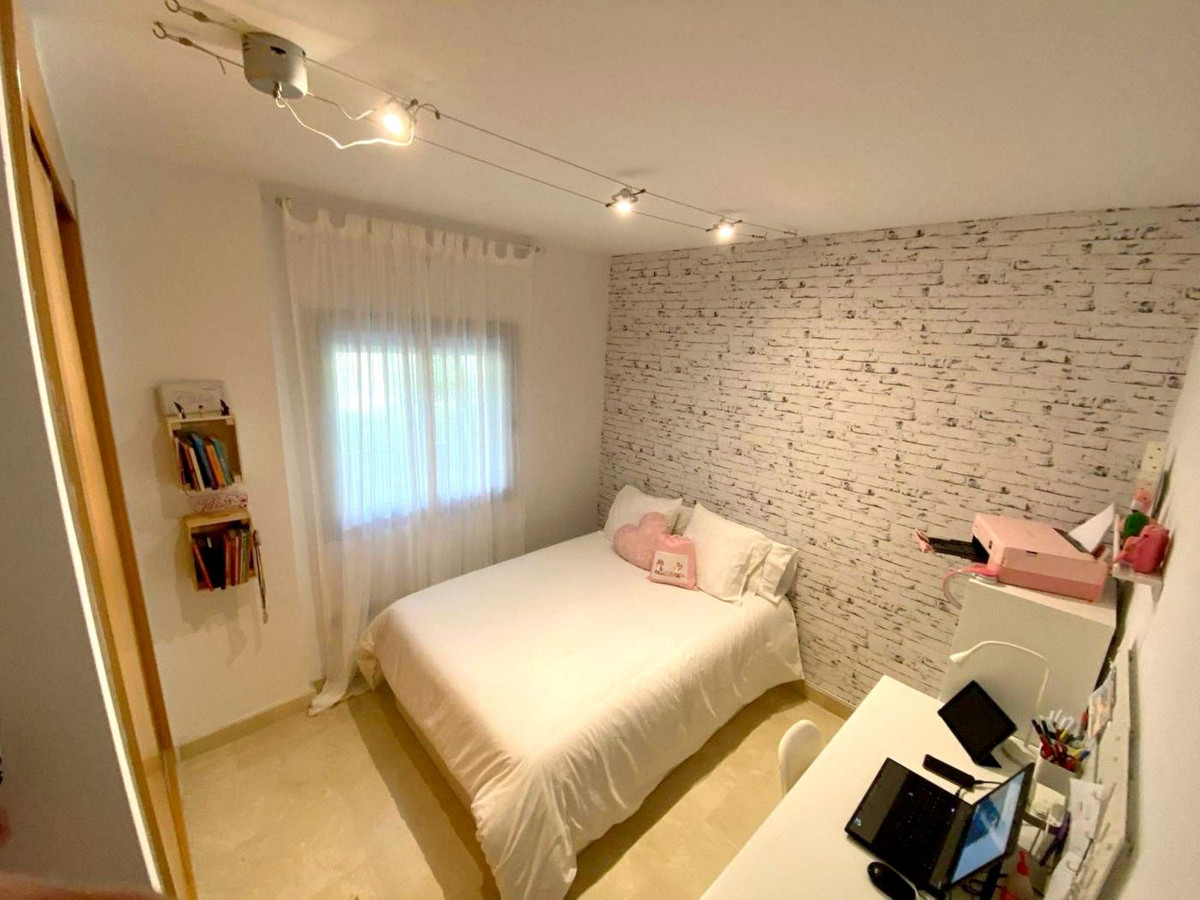 Apartamentos de 2 dormitorios en venta en Selwo – R5215684