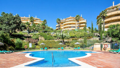 Apartamentos de 2 dormitorios en venta en Elviria Hills – R5211244