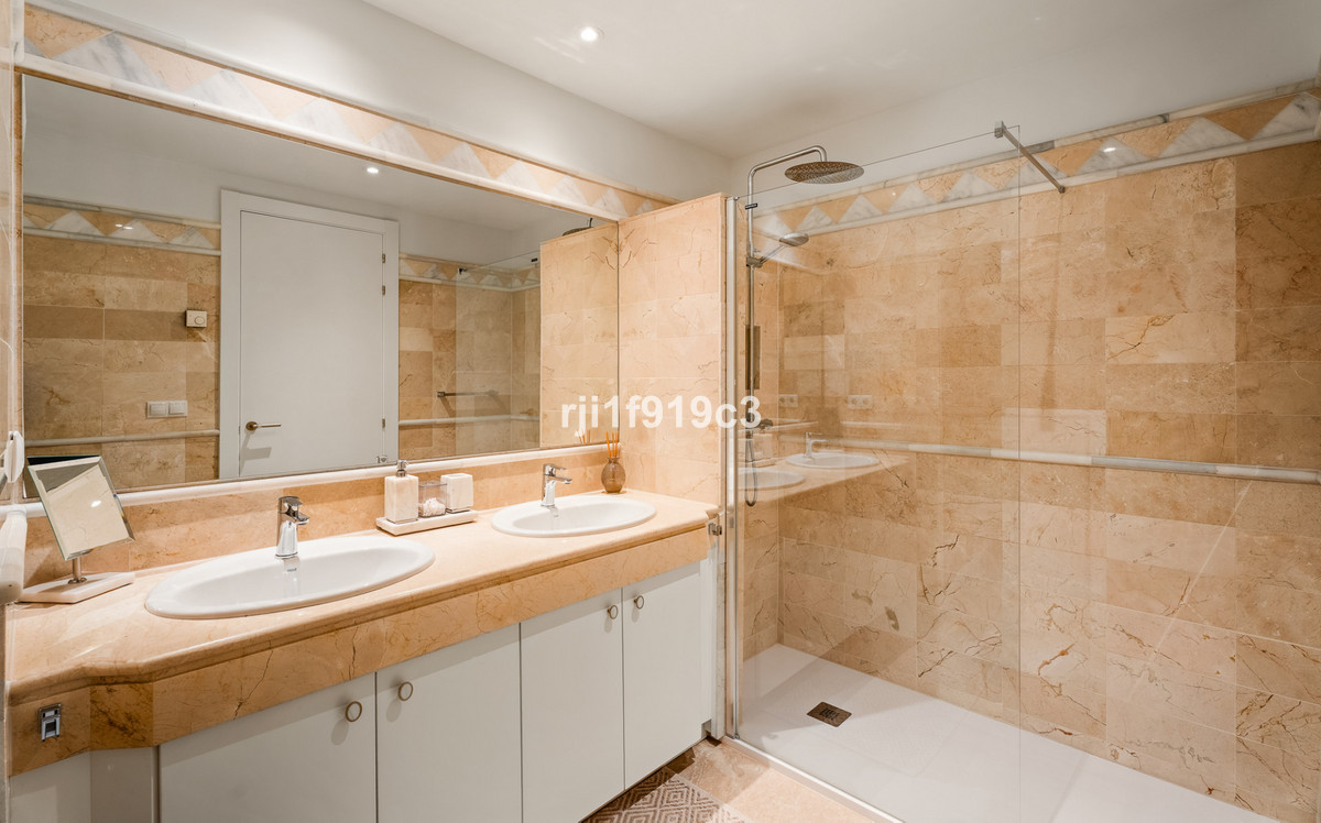 2 bedroom Apartments for sale in Elviria Hills – R5211244 2 bedroom Apartments for sale in Elviria Hills – R5211244