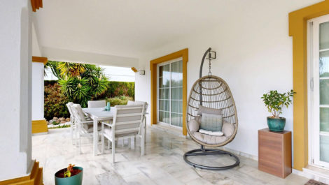 7 bedroom Villas for sale in Guadalmina Alta – R5215531