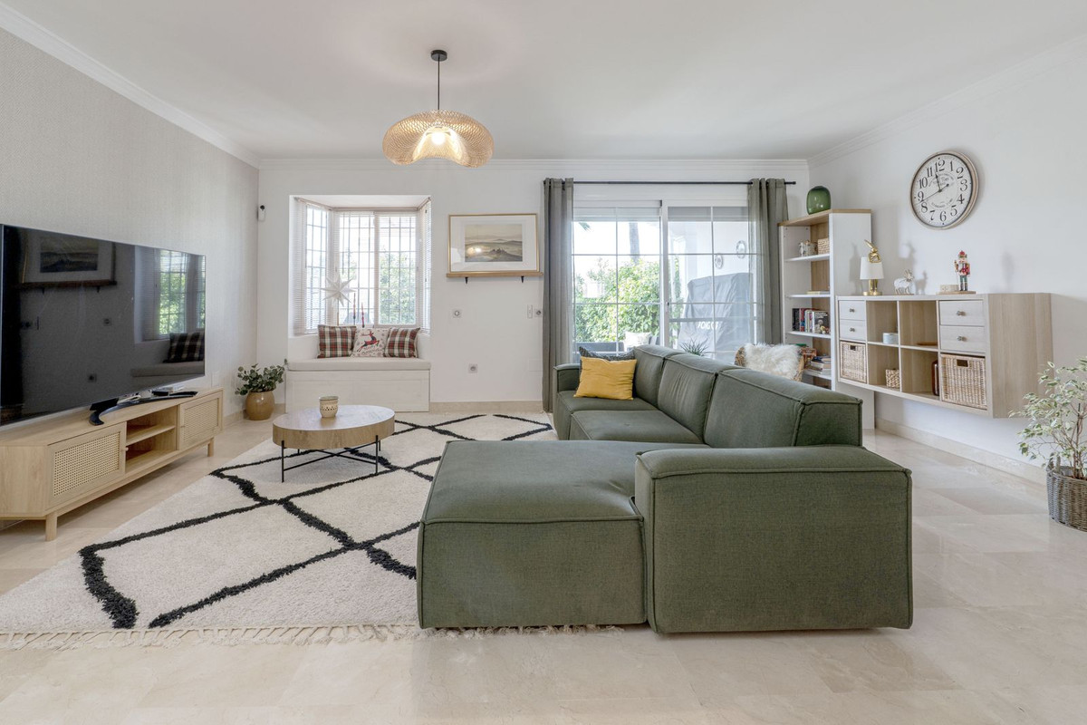 4 bedroom Semi-detached for sale in Guadalmina Alta – R5225422