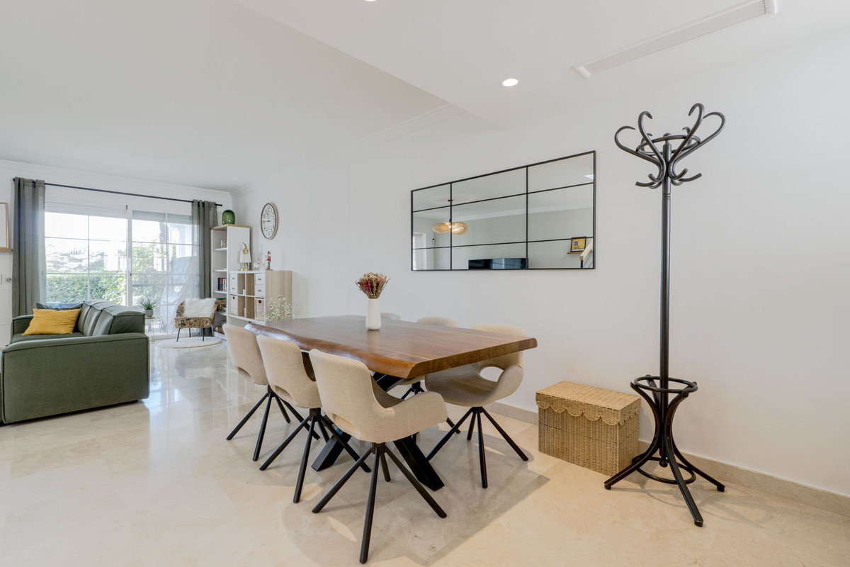 4 bedroom Semi-detached for sale in Guadalmina Alta – R5225422