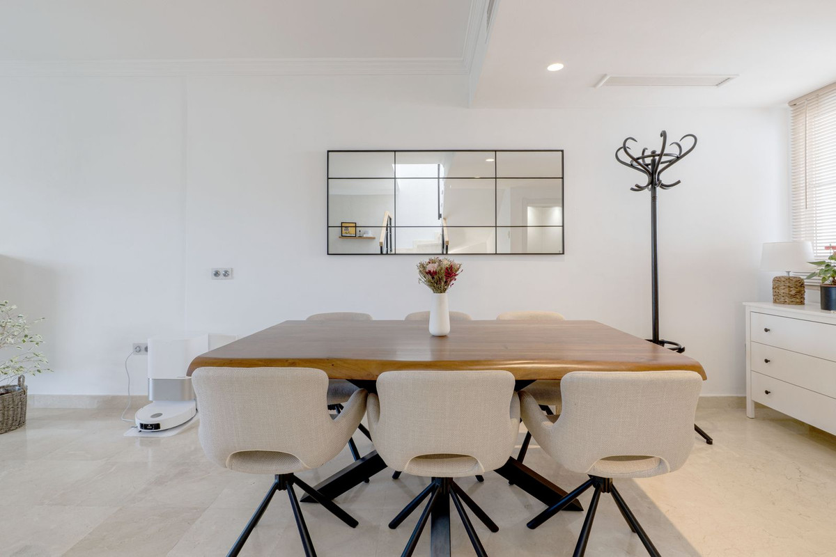 4 bedroom Semi-detached for sale in Guadalmina Alta – R5225422