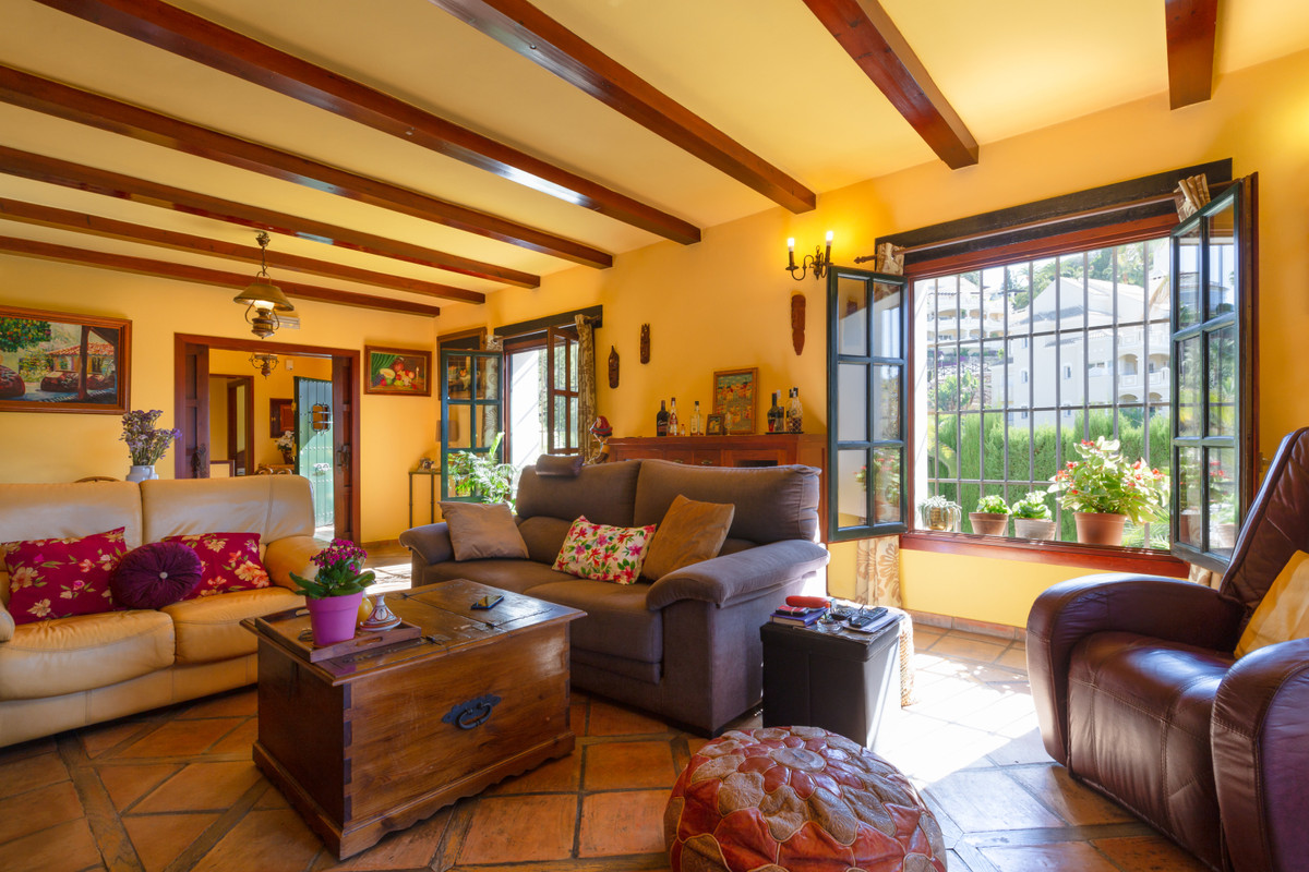 4 bedroom Villas for sale in Elviria – R2223614 4 bedroom Villas for sale in Elviria – R2223614