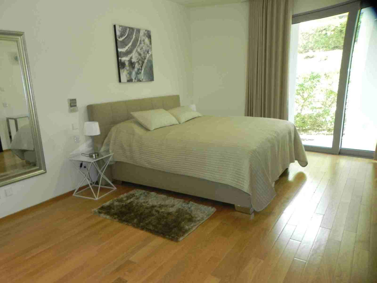 4 bedroom Semi-detached for sale in Sierra Blanca – R2662976